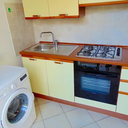 N157 - Numana, Trilocale Con Giardino In Centro Apartment Numana